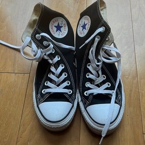 Chuck Taylor Converse Size 8.5w or 6.5m. Like new
